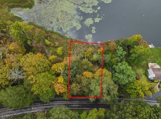 99 Seneca Lake Rd, Sparta, NJ 07871