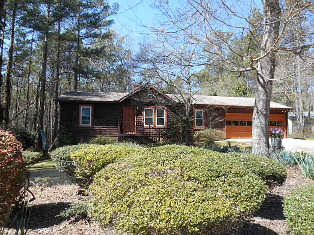 1385 Lakeview Pkwy photo 1
