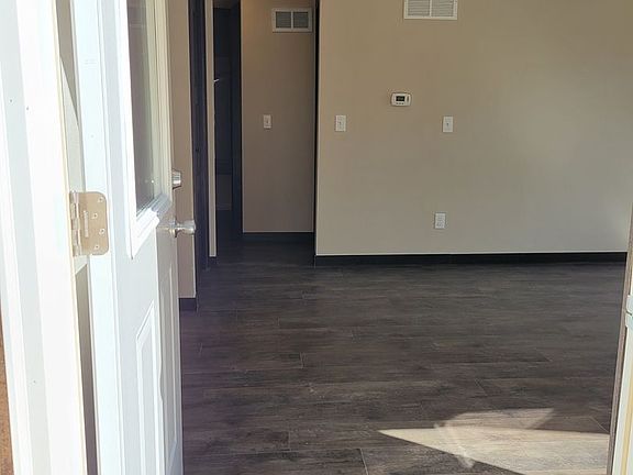 3rd image of 32 Glendale Dr