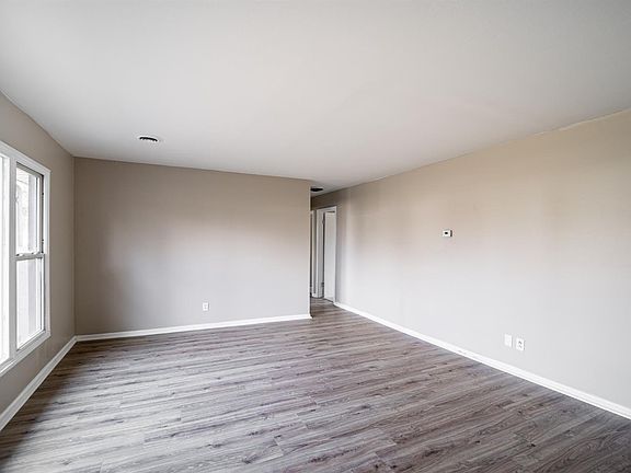 3rd image of 9215 Highland Dr