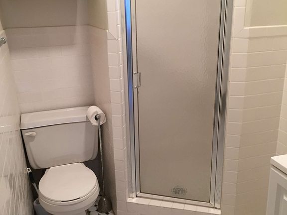 3rd image of 152 W 44th St APT 8B