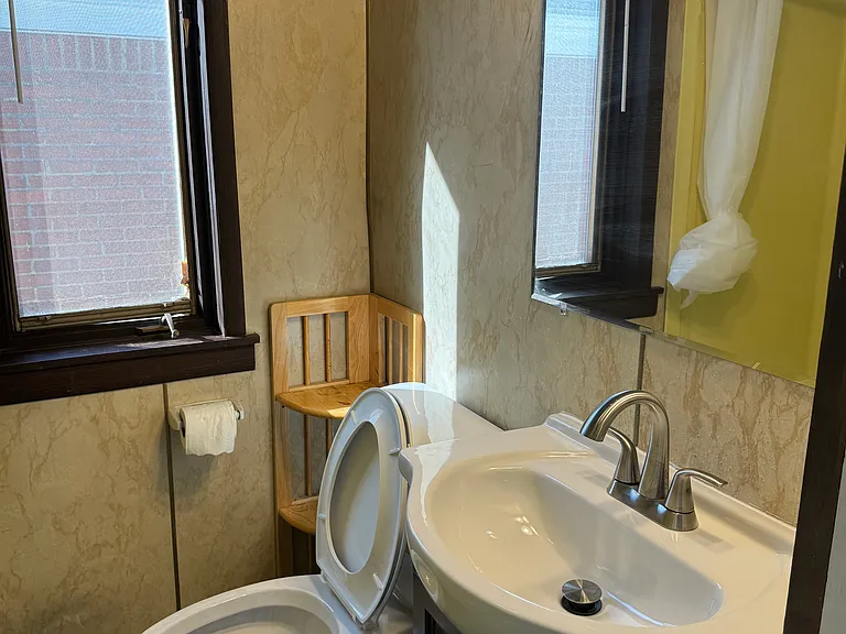 221 Ridgewood Ave — Photo 16
