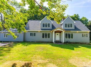 876 W Avon Rd, Avon, CT 06001