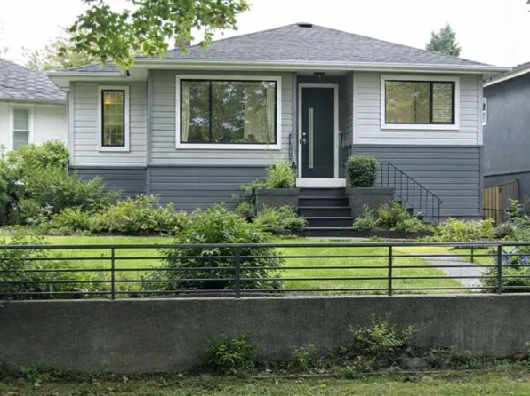 2819 E 10th Ave, Vancouver, BC V5M 2B2
