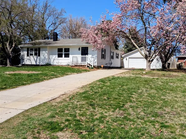 1300 NE 50th Pl, Des Moines, IA 50313