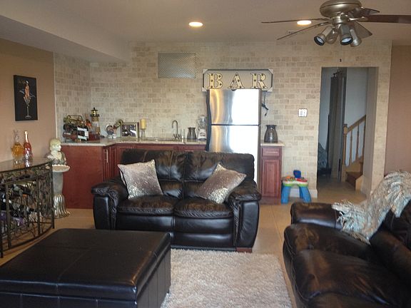 4th image of 3183 Wissman Ave