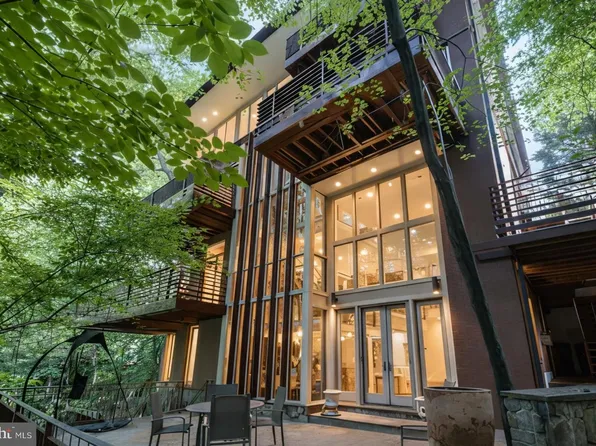 2807 Chesterfield Pl NW, Washington, DC 20008