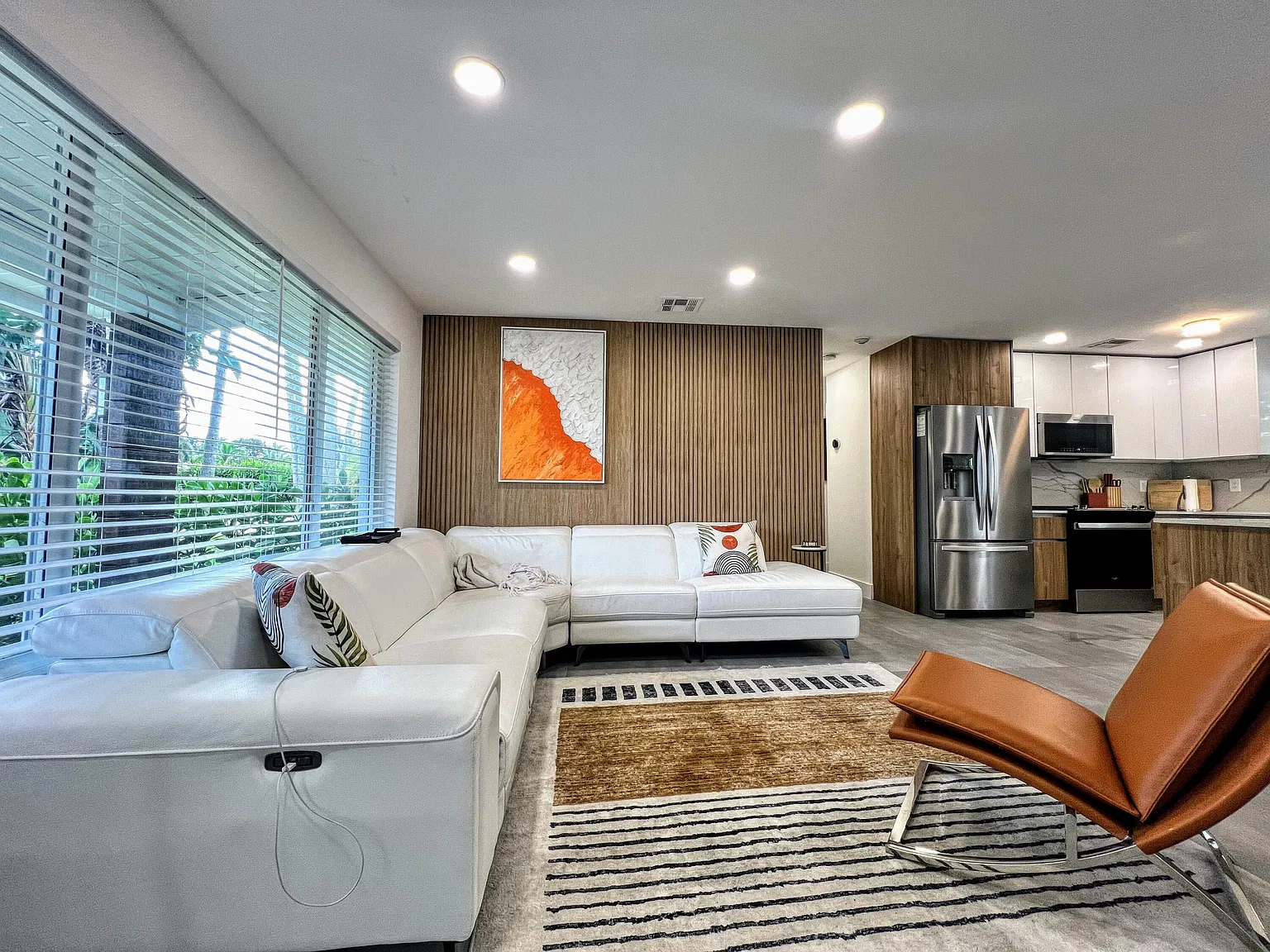 3 bed, 2.0 bath, 1261 sqft, $6,500 — Photo 4