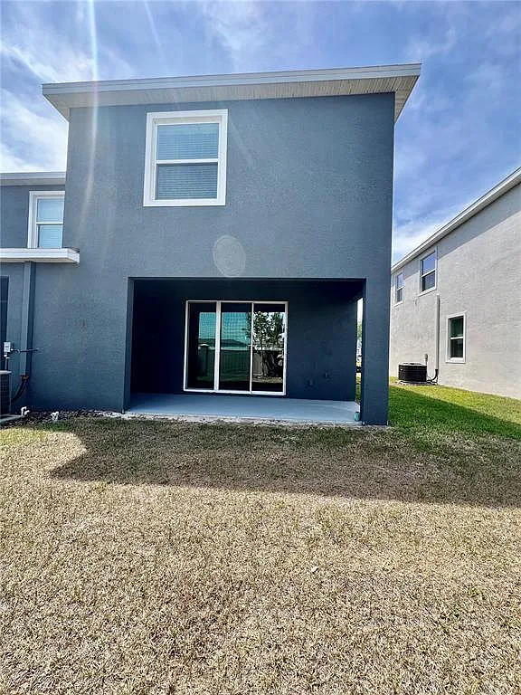 3 bed, 2.5 bath, 1758 sqft, $2,150 — Photo 2
