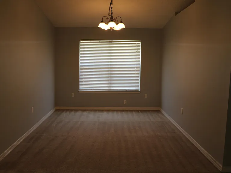 2110 Presidio St — Photo 4