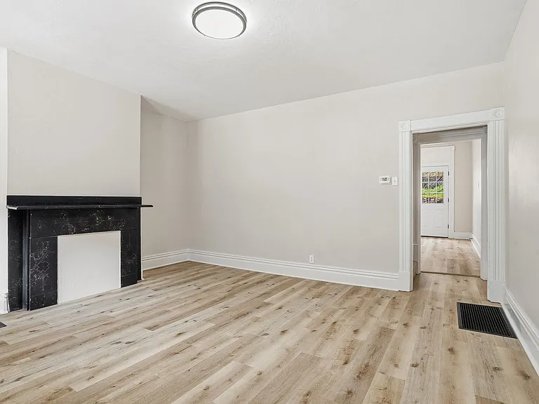 1030 Grand Ave — Photo 3