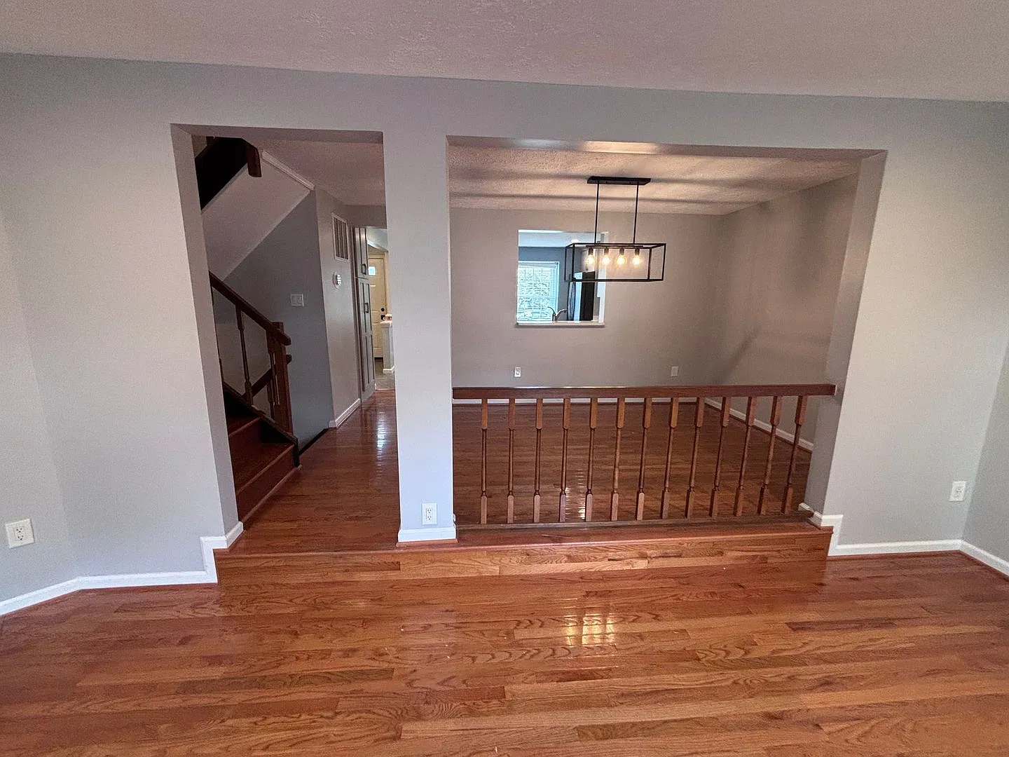 Close to Shady Grove Metro -3 bed + 2 Full+ 2 half baths — Photo 3