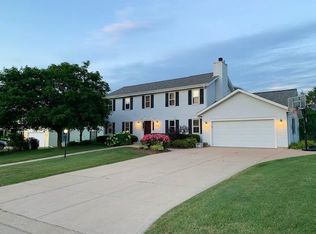 W165N10354 Wagon Trl, Germantown, WI 53022