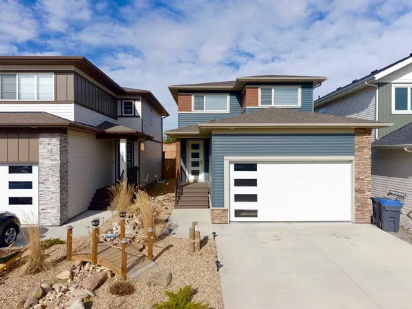 119 E Crestview Blvd, Sylvan Lake, AB T4S 0N4