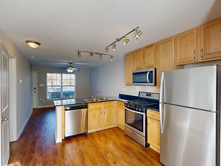 Gayton Pointe Townhomes — Photo 33