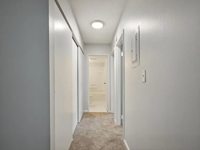 Golden Hill Apartments — Photo 18