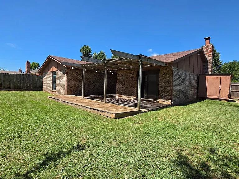 11812 Larkdale Dr — Photo 14