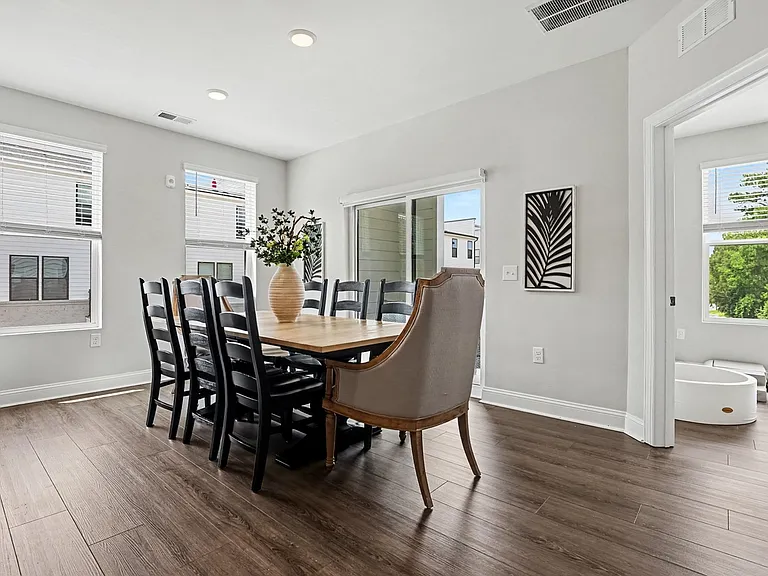 109 N Franklin St #200 — Photo 10