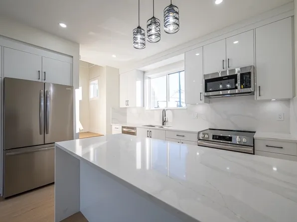 7533 Wren St #B, Mission, BC V2V 3C6