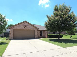 501 Barbara Jean Ln, Burleson, TX 76028