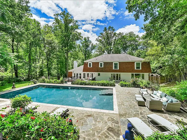 482 Gypsy Ln — Photo 40