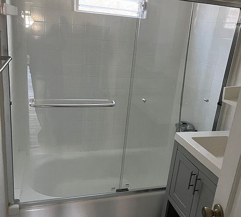 4th image of 15061 Moorpark St #1