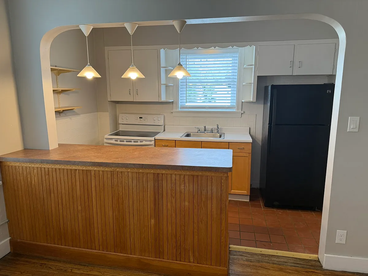 Building Photo - 871 Delaware Ave #15