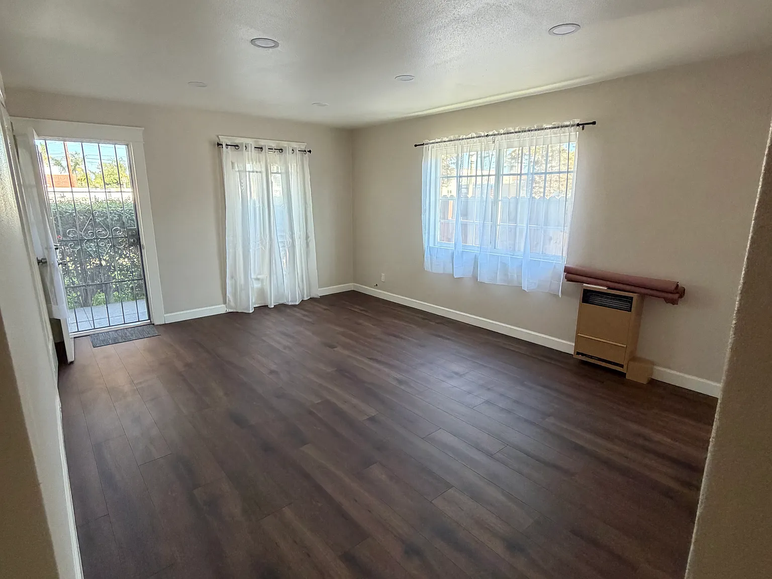 1 bed, $2,500 — Photo 4