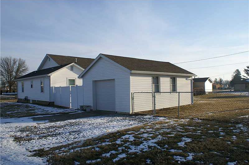 2nd image of 203 E 10th St