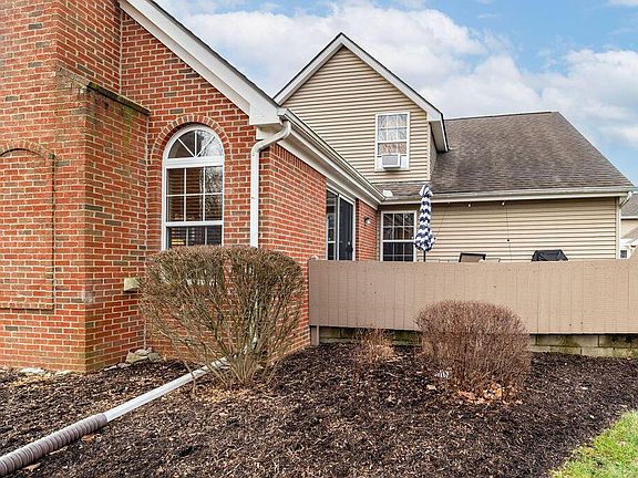 3rd image of 530 Brickstone Dr