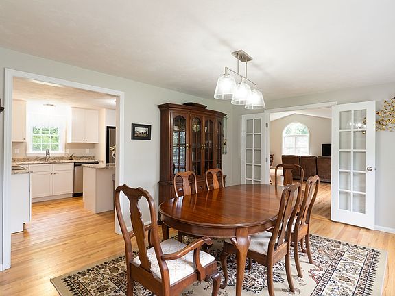 3rd image of 26 Old West Brookfield Rd