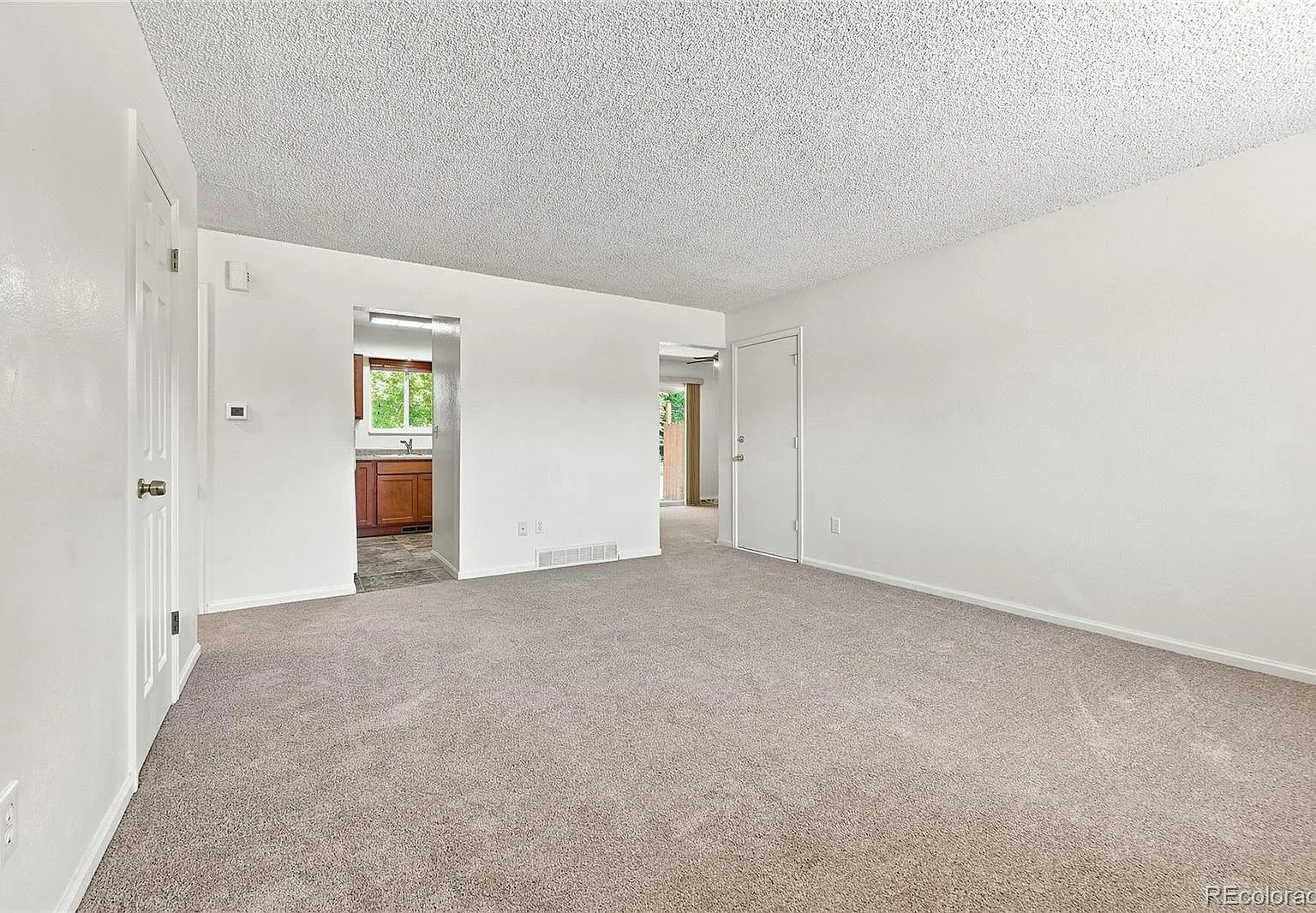 2 bed, 1.0 bath, 960 sqft, $2,100 — Photo 3
