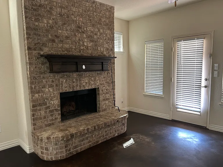 12045 Walden Wood Dr — Photo 32