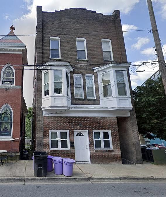 1st image of 124 W Potomac St
