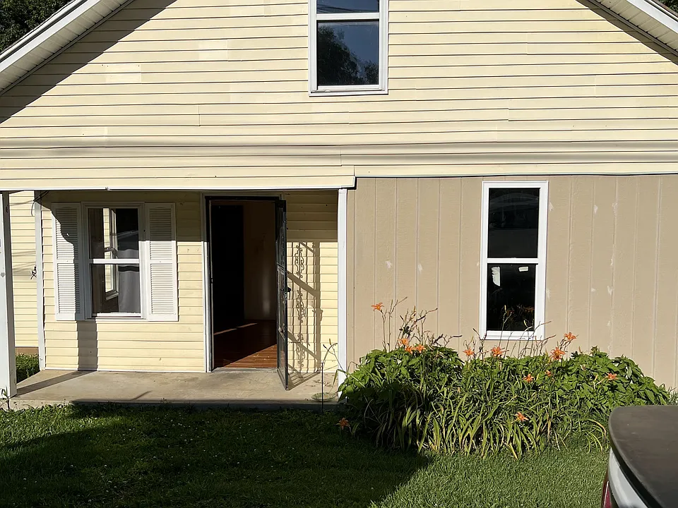 221 Sunset Ave