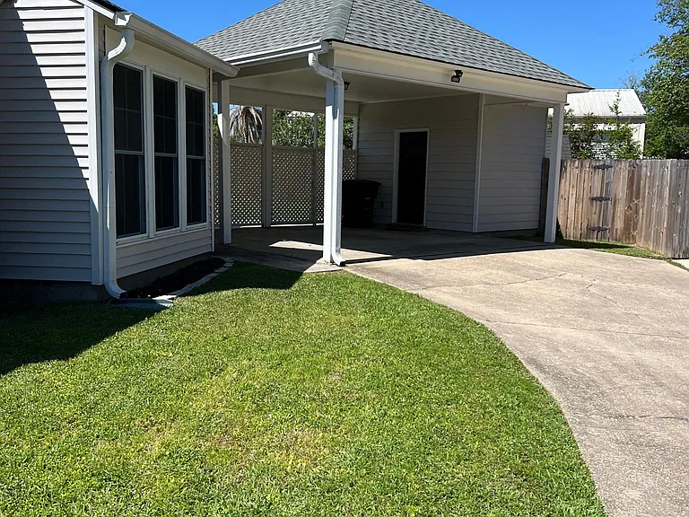 18548 Lake Camellia Ave — Photo 4