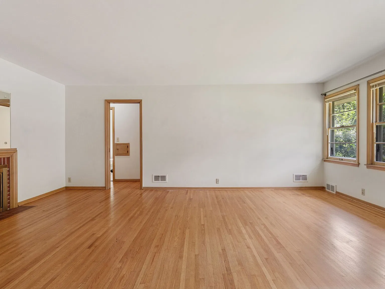 1819 Berkeley Ave — Photo 3