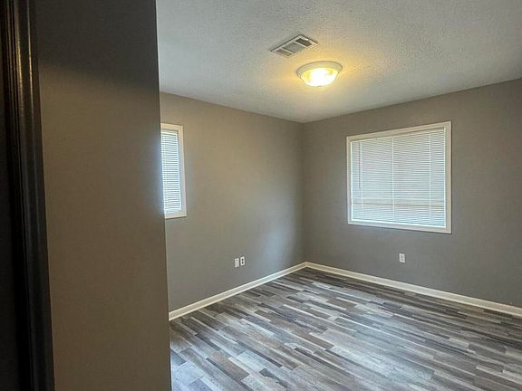 5th image of 1123 Woodville Dr