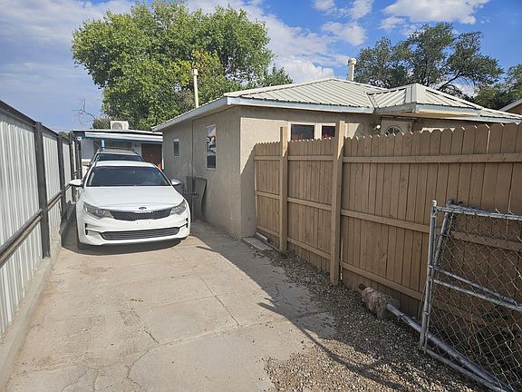 3rd image of 308 La Vega Dr SW