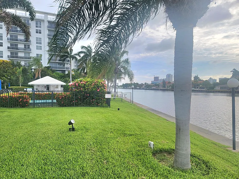 6213 Bay Club Dr #4 — Photo 5
