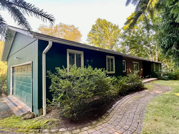 1107 Long Hill Road, Guilford, CT 06437