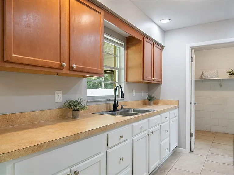 111 Amigos Rd — Photo 13