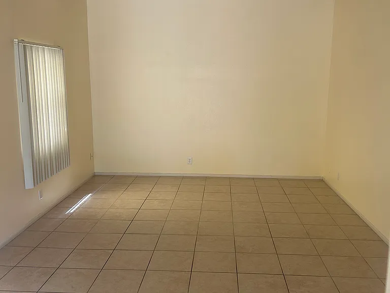 1510 E Maryland Ave #2 — Photo 2