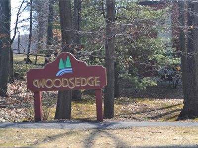 20 Woodsedge Dr APT 6B, Newington, CT, 06111