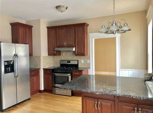 37 Holbrook St, Ansonia, CT 06401