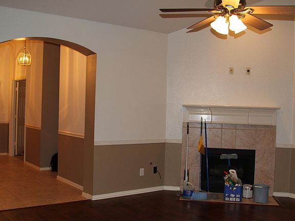 4th image of 2404 Blue Holly Dr