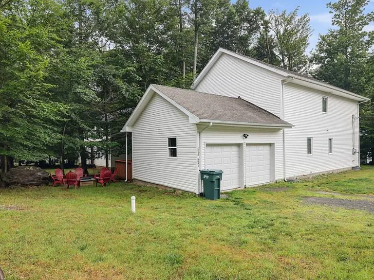 8056 Red Squirrel Dr — Photo 16