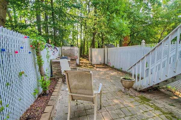 Sold by REMAX Elite | media 21