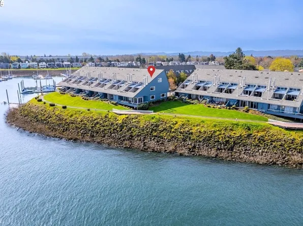 138 N Hayden Bay Dr, Portland, OR 97217