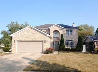 1347 W Meyer Dr, Addison, IL 60101